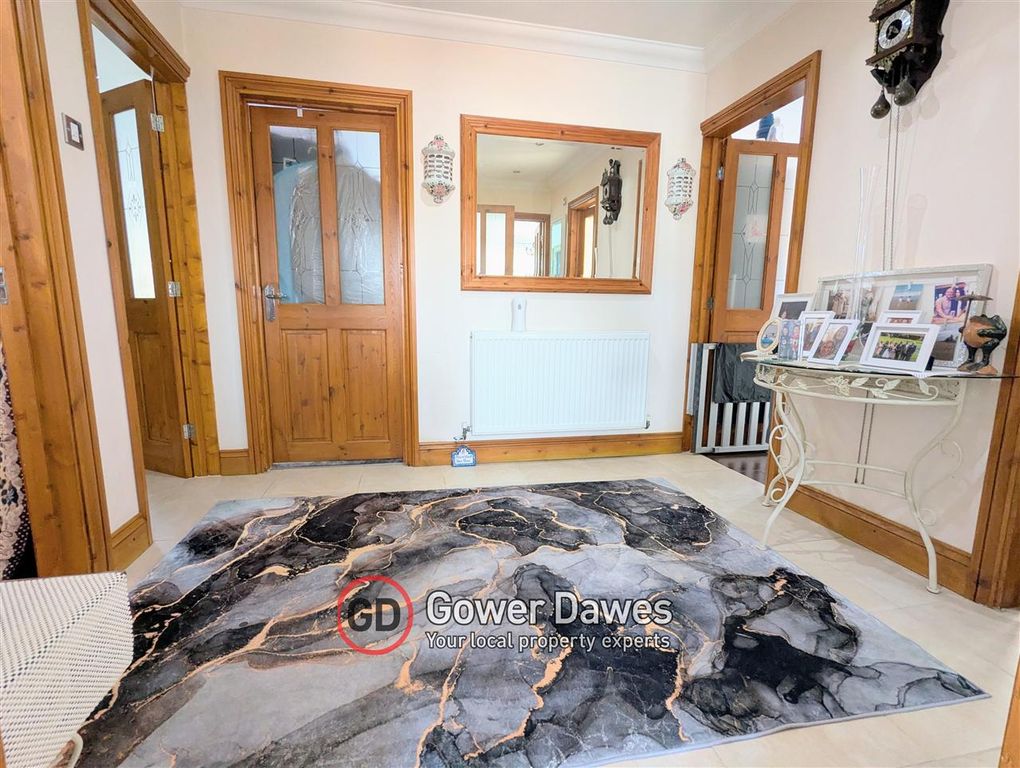 Property photo 3 of 15 Hallway