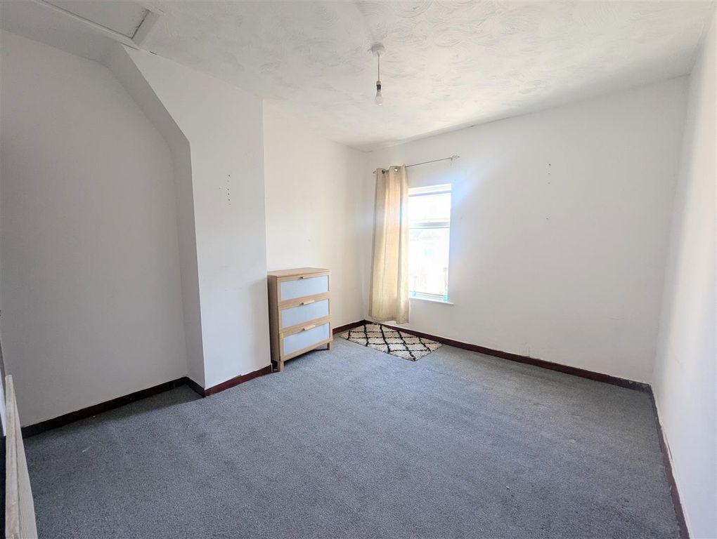 Property photo 3 of 5 1000233337.Jpg