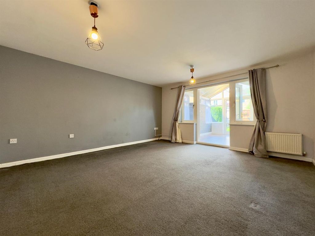 Property photo 3 of 9 33A363c4-6d6E-47A9-B2E6-2E2Ba9Eb6B42.Jpg