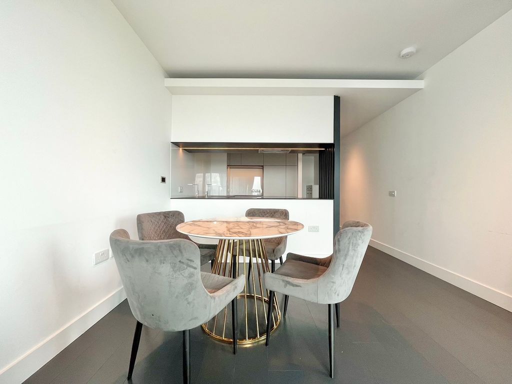 Property photo 3 of 32