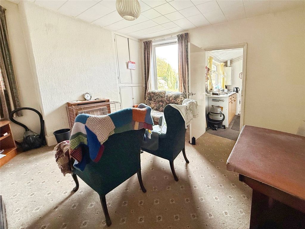 Property photo 3 of 14 Dining Room