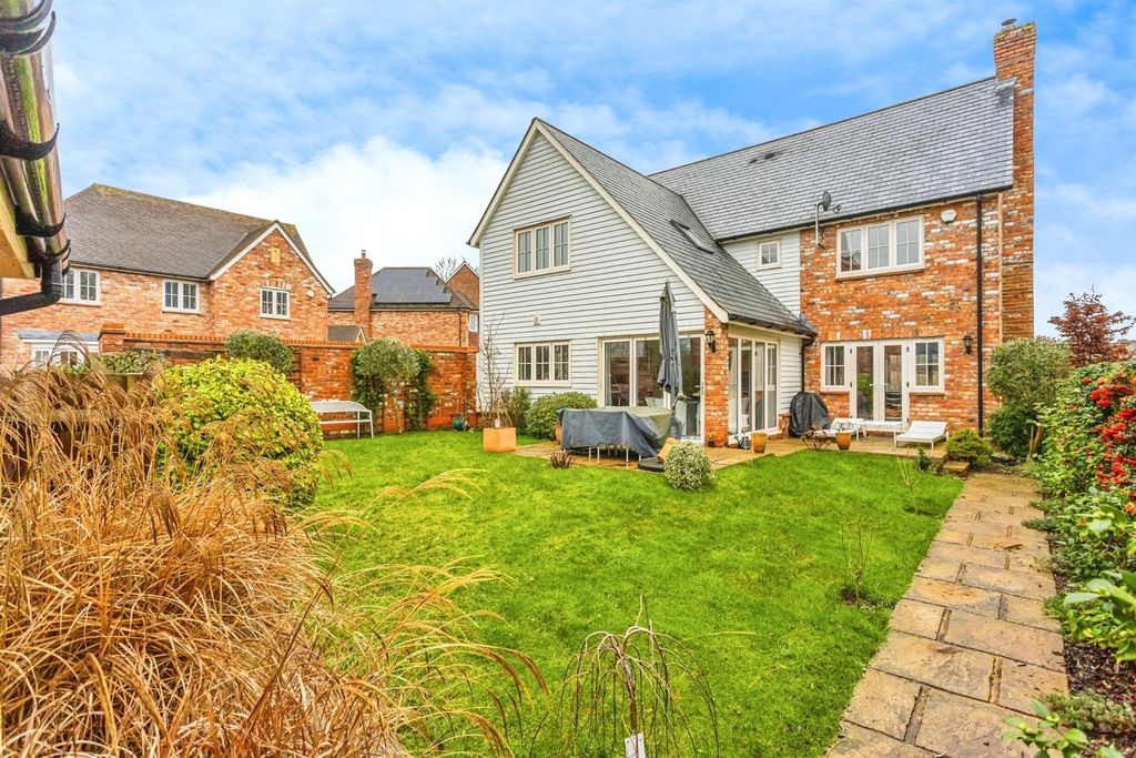 Property photo 2 of 25