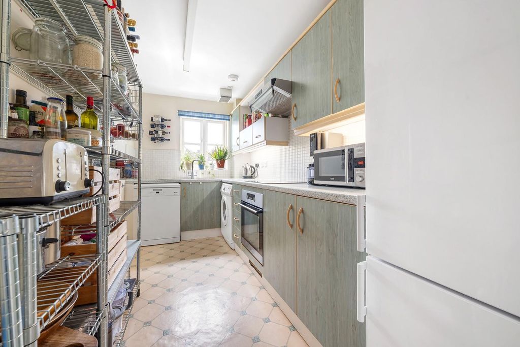 Property photo 2 of 11 Kitchen.Jpg