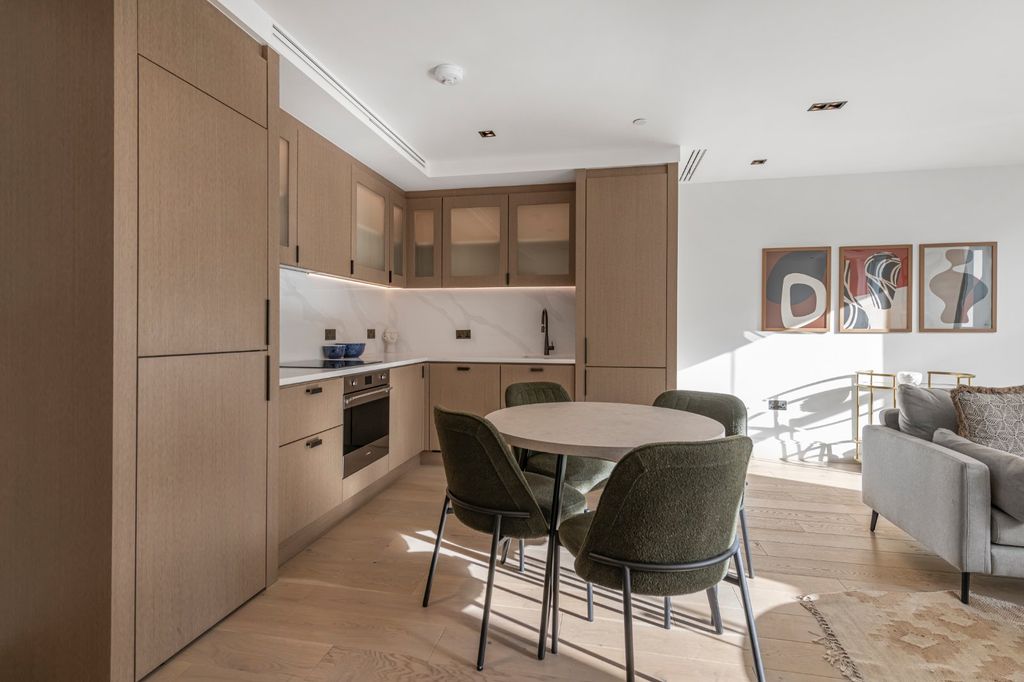 Property photo 2 of 14 Picture No. 17