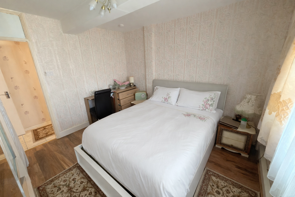 Property photo 3 of 11 Double Bedroom 