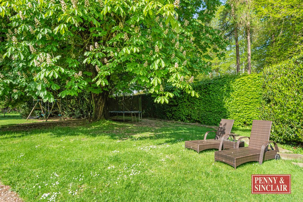 Property photo 3 of 16 Photo 03