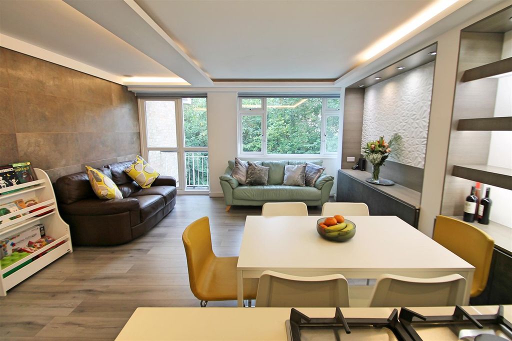 Property photo 3 of 10 Lounge/Dining Room: