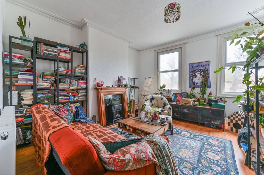 Property photo 2 of 8