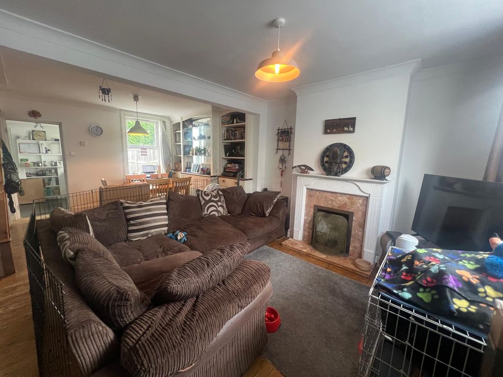 Property photo 2 of 10