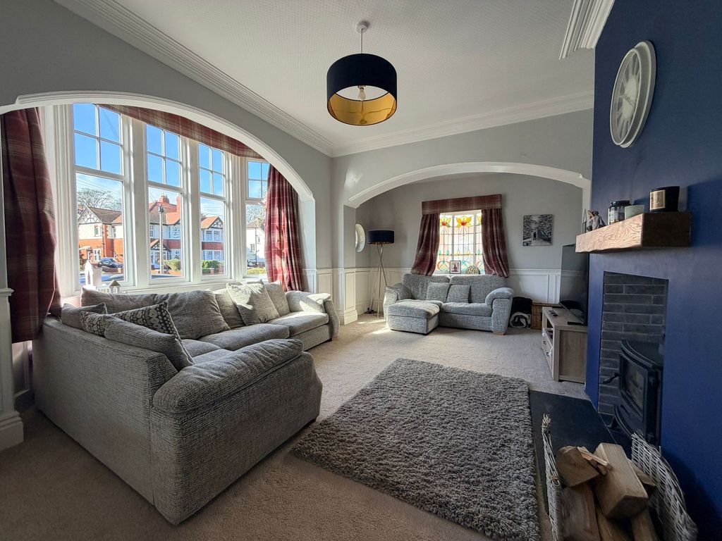 Property photo 2 of 21