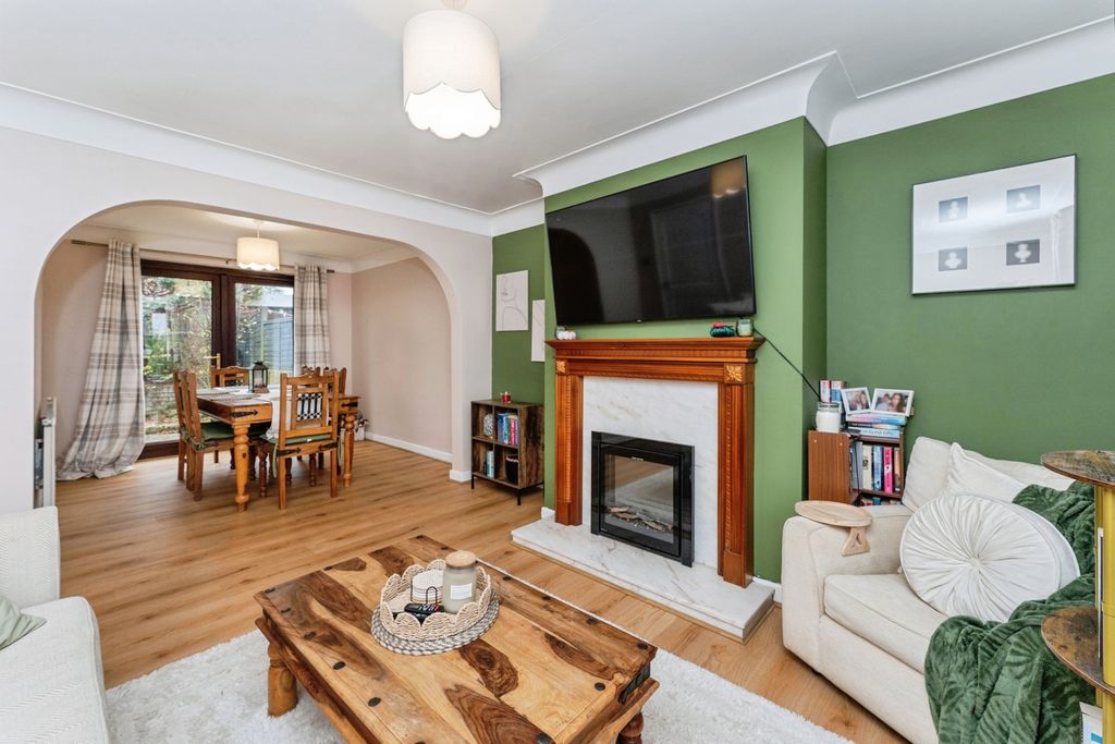 Property photo 3 of 27 Pbox-Img.Jpg