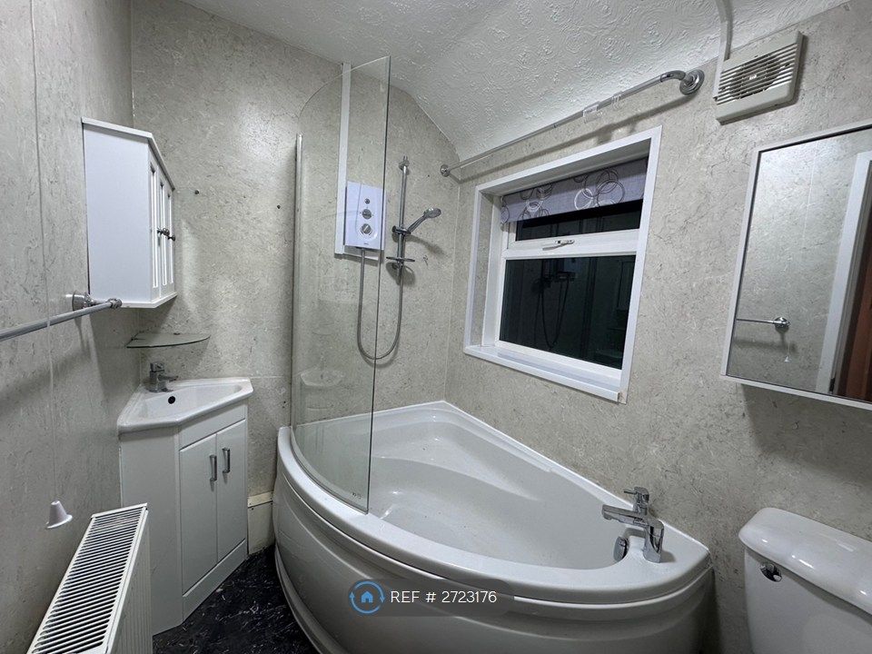 Property photo 3 of 13 Upstairs Bathroom