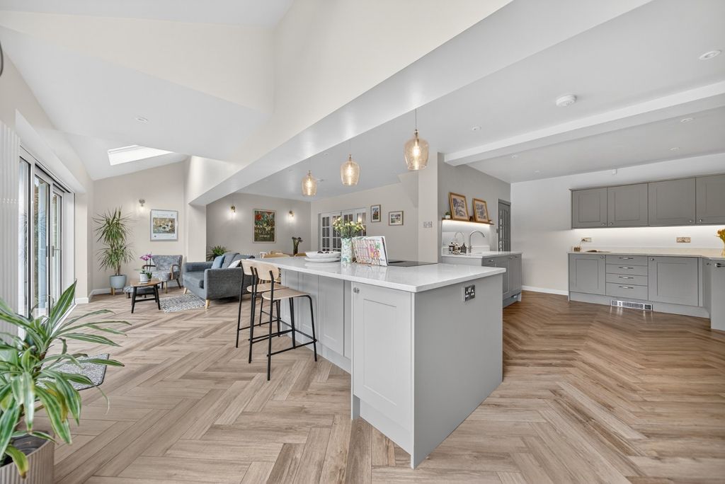 Property photo 2 of 28 Picture No. 78