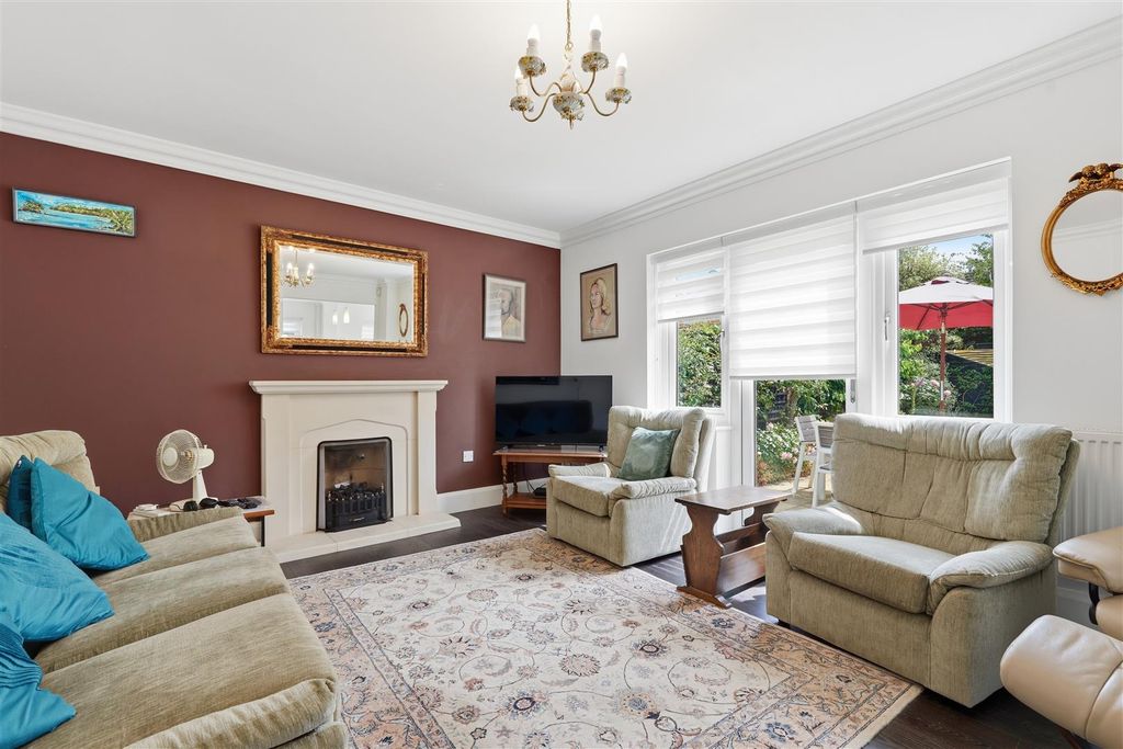 Property photo 2 of 19 14_Archer_Crescent_023.Jpg