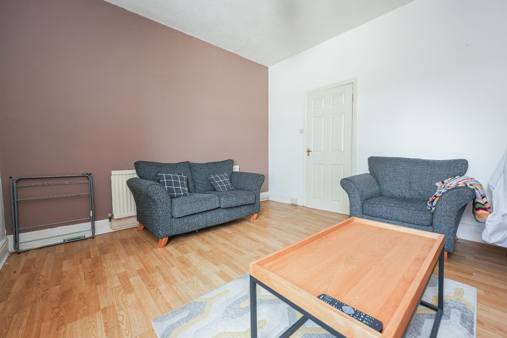 Property photo 3 of 16 4362924