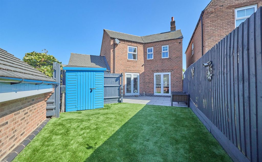 Property photo 1 of 17 William Spencer AV_16.Jpg