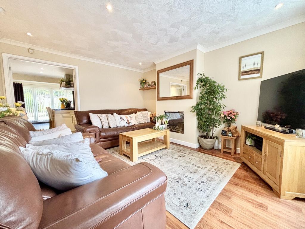 Property photo 2 of 30 Living Room