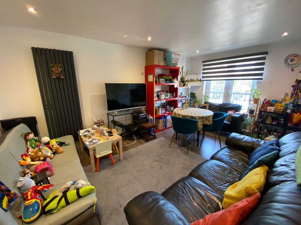 Property photo 3 of 12