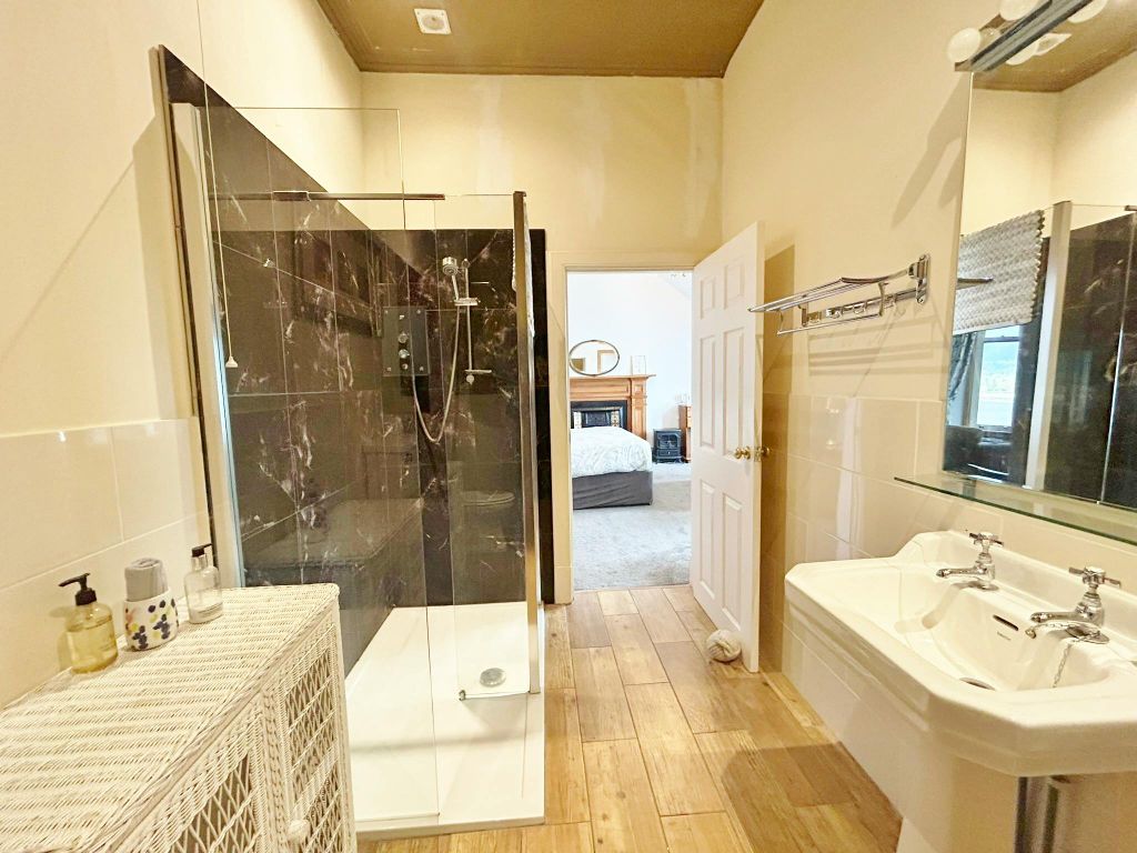 Property photo 3 of 24 Image 3