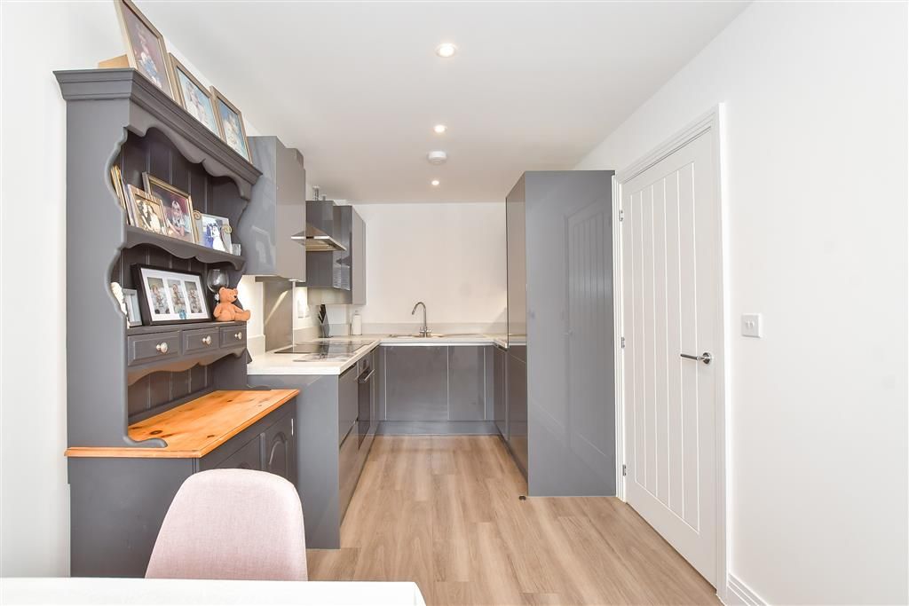 Property photo 3 of 15 Kitchen