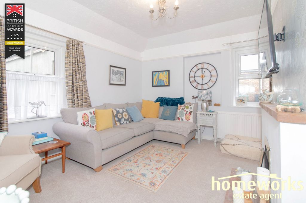 Property photo 2 of 11