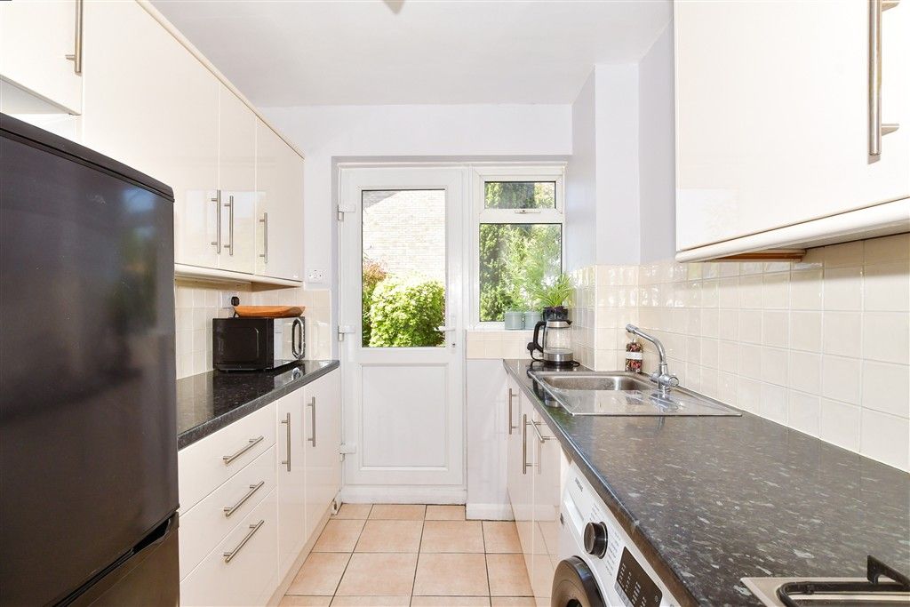 Property photo 3 of 12 Kitchen