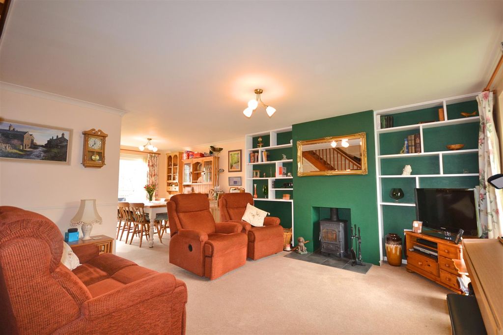 Property photo 2 of 17 1 (35).Png