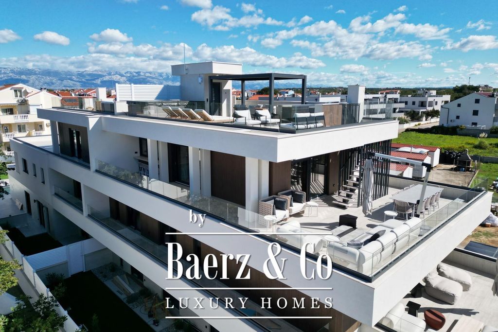 Property photo 2 of 35