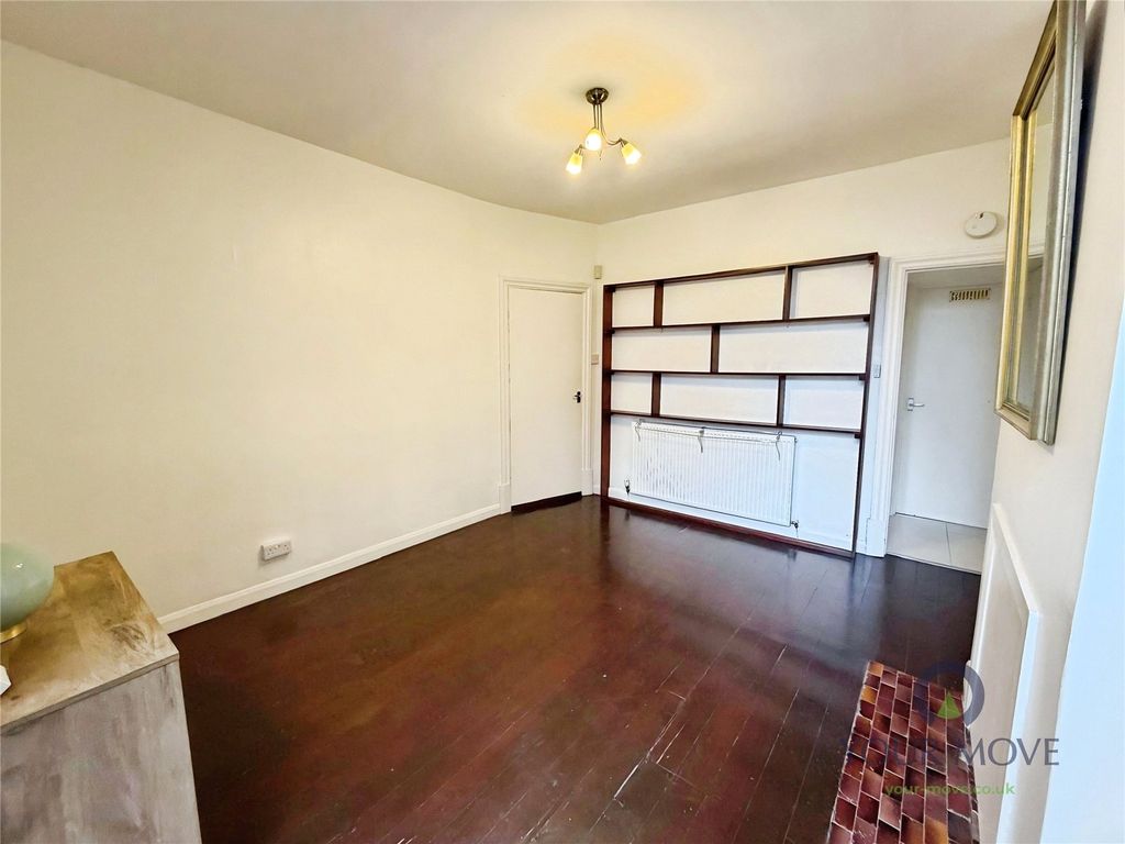 Property photo 3 of 13 Picture No. 18