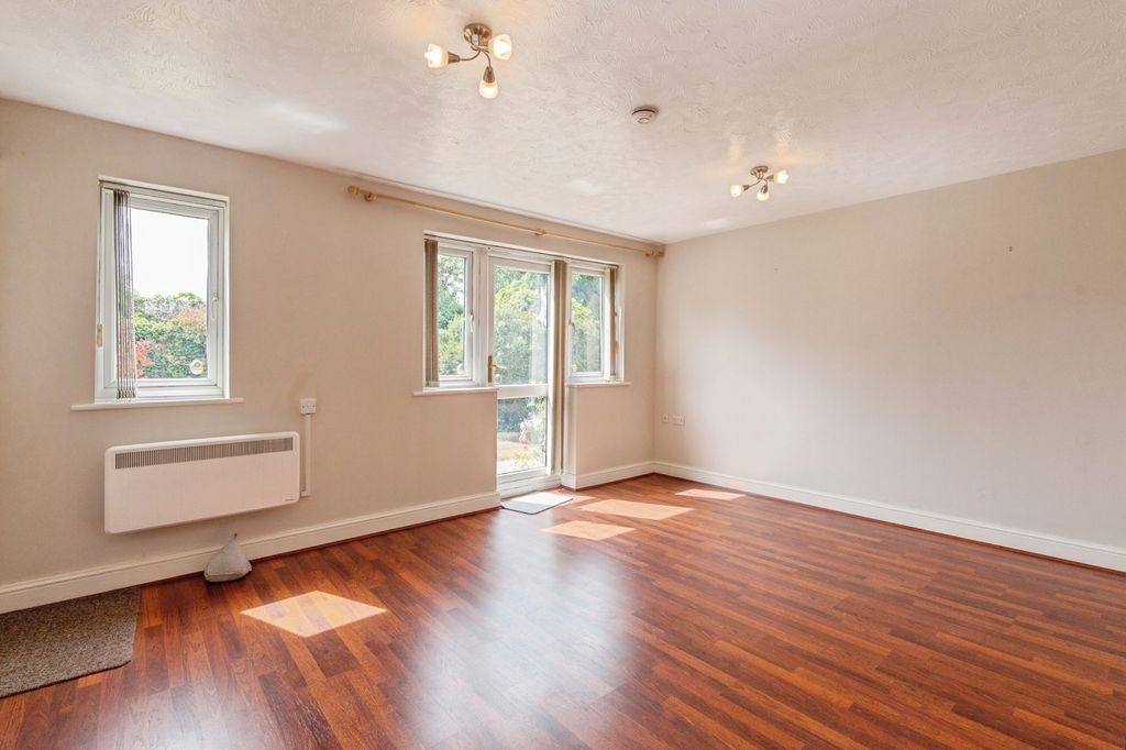 Property photo 3 of 18 Pbox-Img.Jpg
