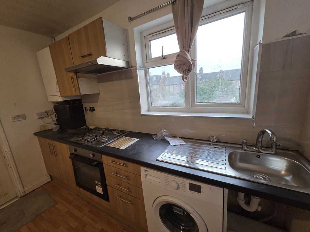 Property photo 3 of 6 Gallery