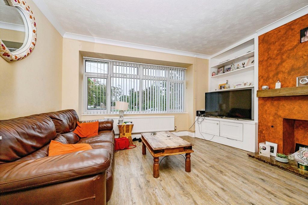 Property photo 3 of 16 Pbox-Img.Jpg
