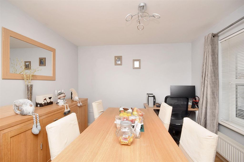 Property photo 3 of 11 2 (84).Jpg