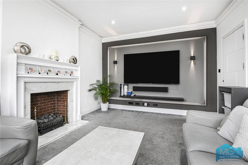 Property photo 3 of 30 Picture No. 15