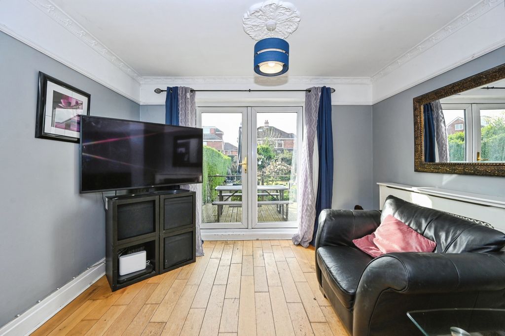 Property photo 3 of 15