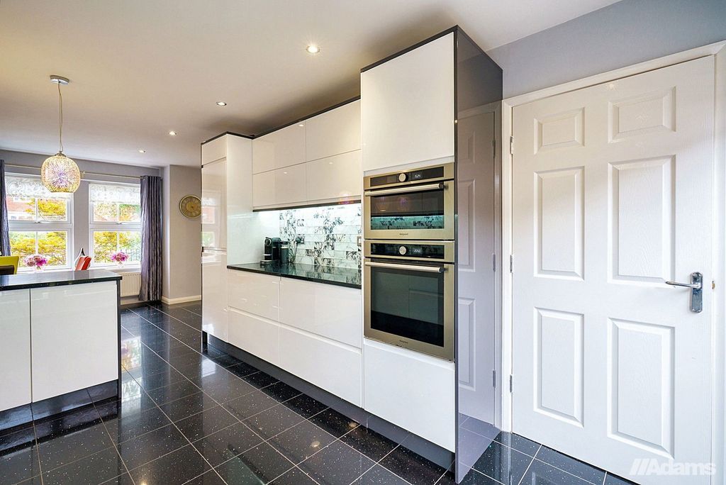 Property photo 2 of 50