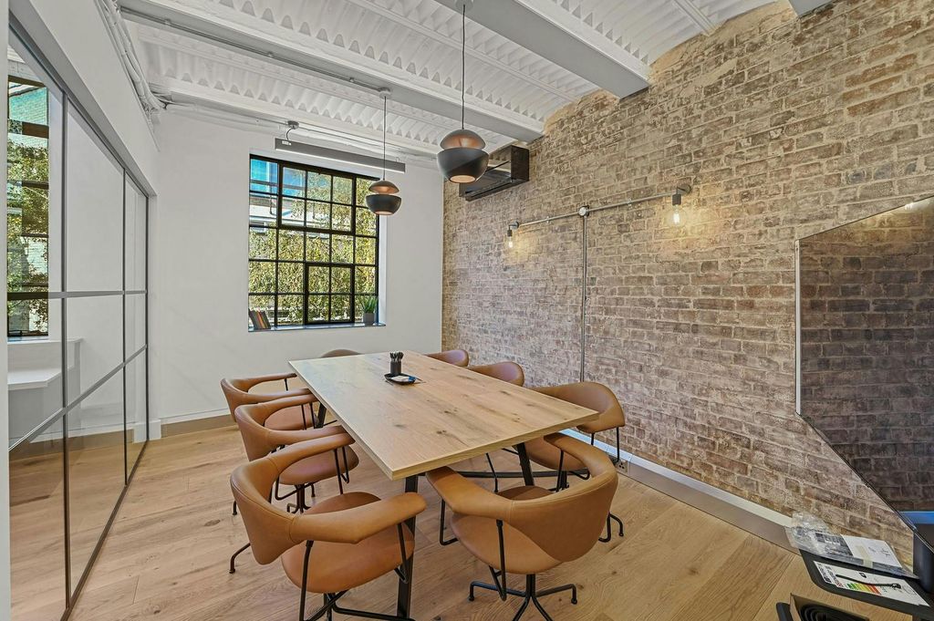 Property photo 2 of 16 Meeting Room 2nd Floor