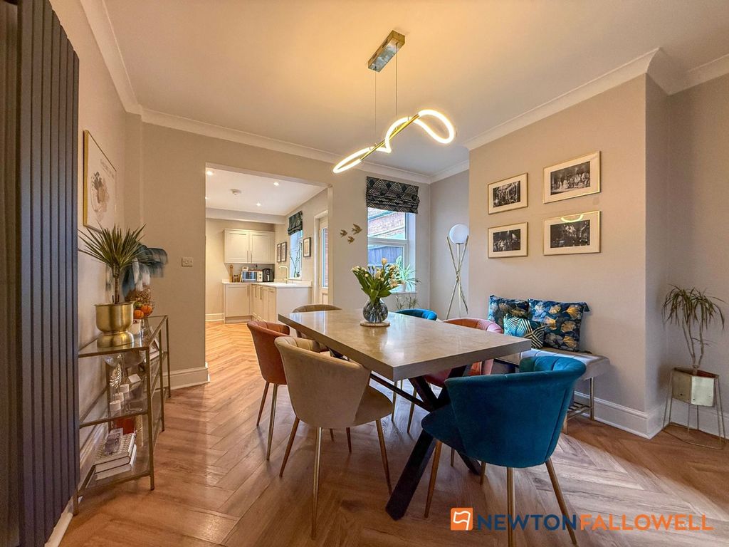 Property photo 2 of 15 Dining Room 1