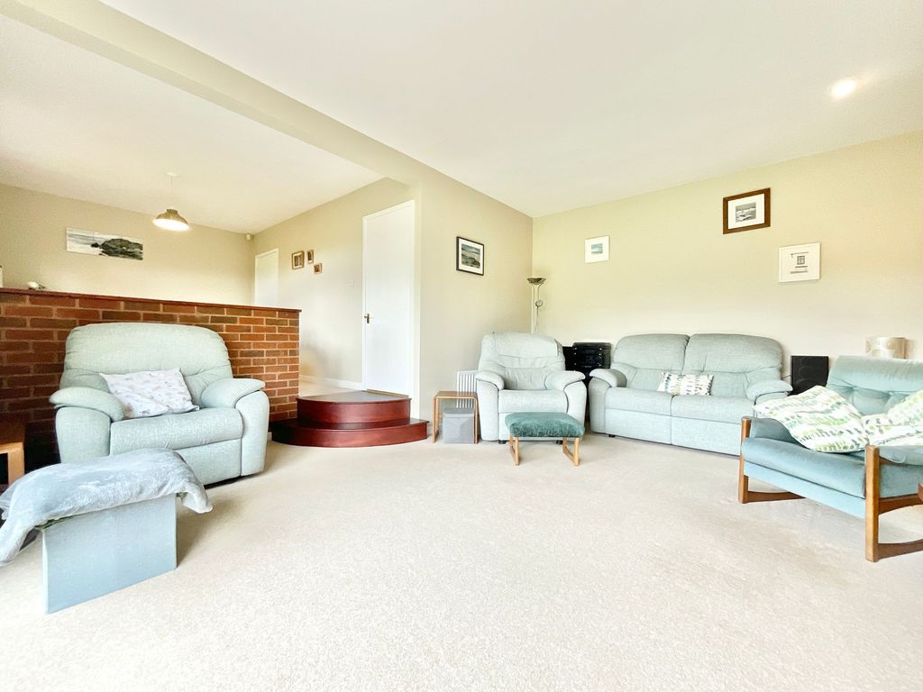 Property photo 2 of 36