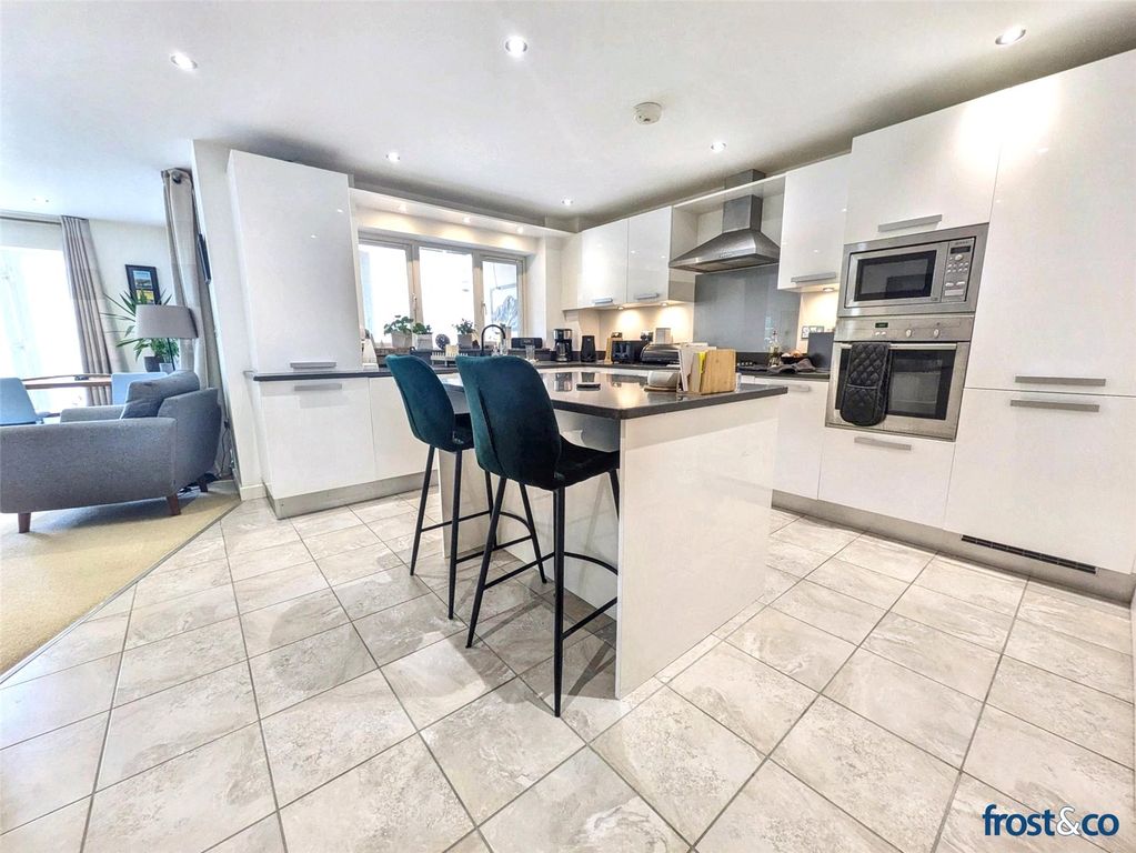 Property photo 3 of 15 Kitchen