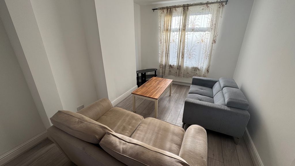 Property photo 2 of 6 Living Room