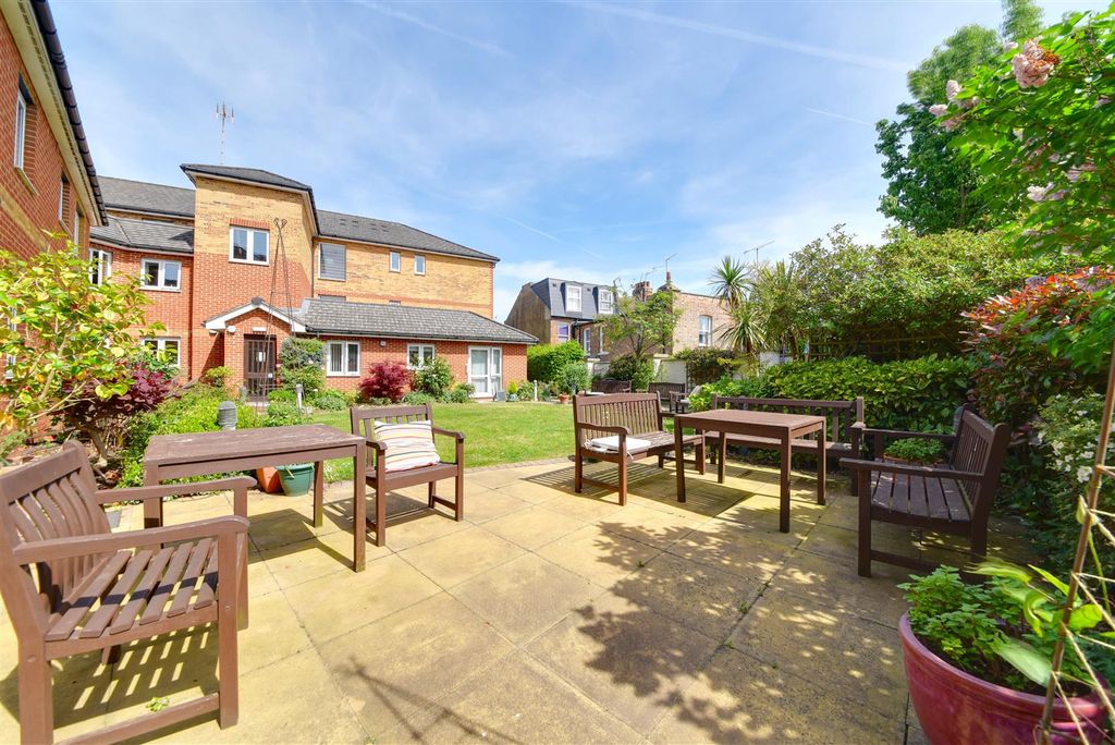 Property photo 2 of 6 26_Mulberry_Pic_9.Jpg