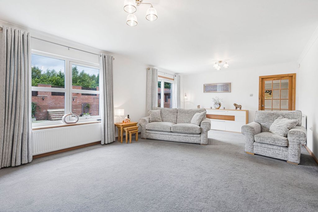 Property photo 3 of 45