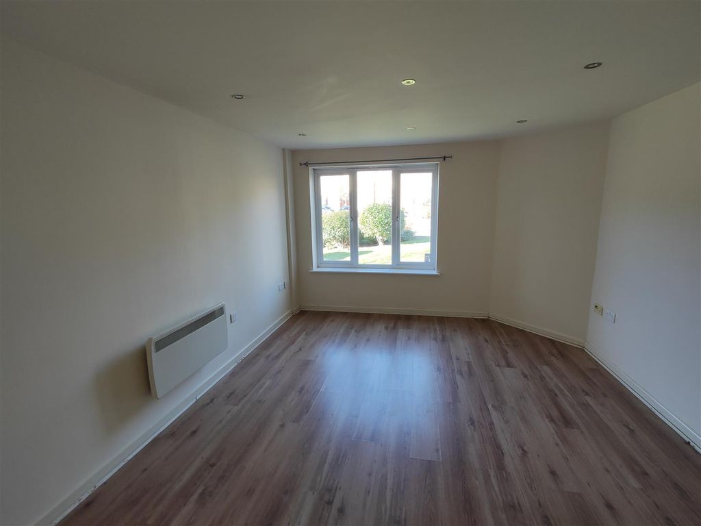 Property photo 3 of 9 3.Jpg