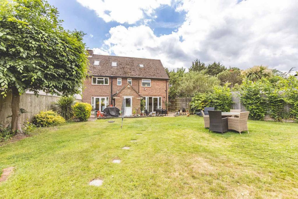 Property photo 3 of 25