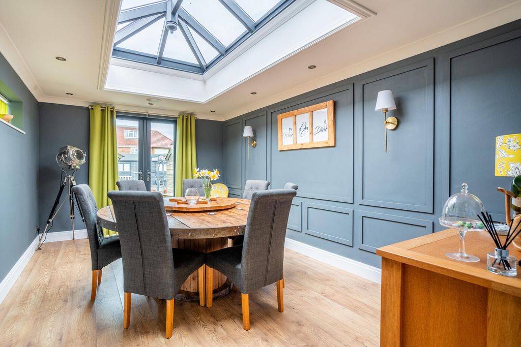 Property photo 3 of 16 Dining Room