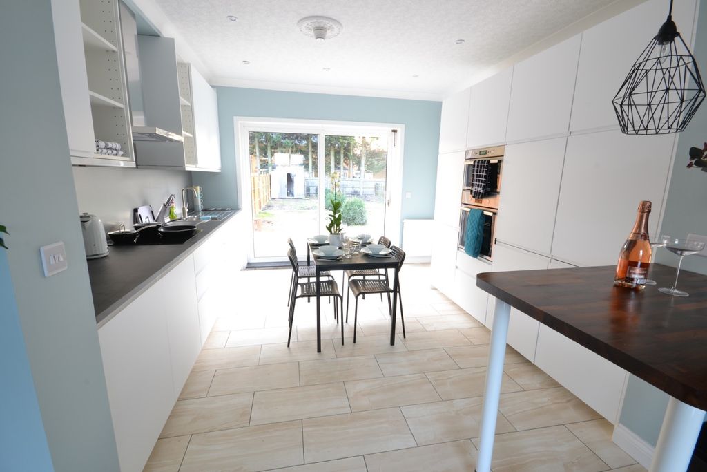 Property photo 2 of 12 5185781