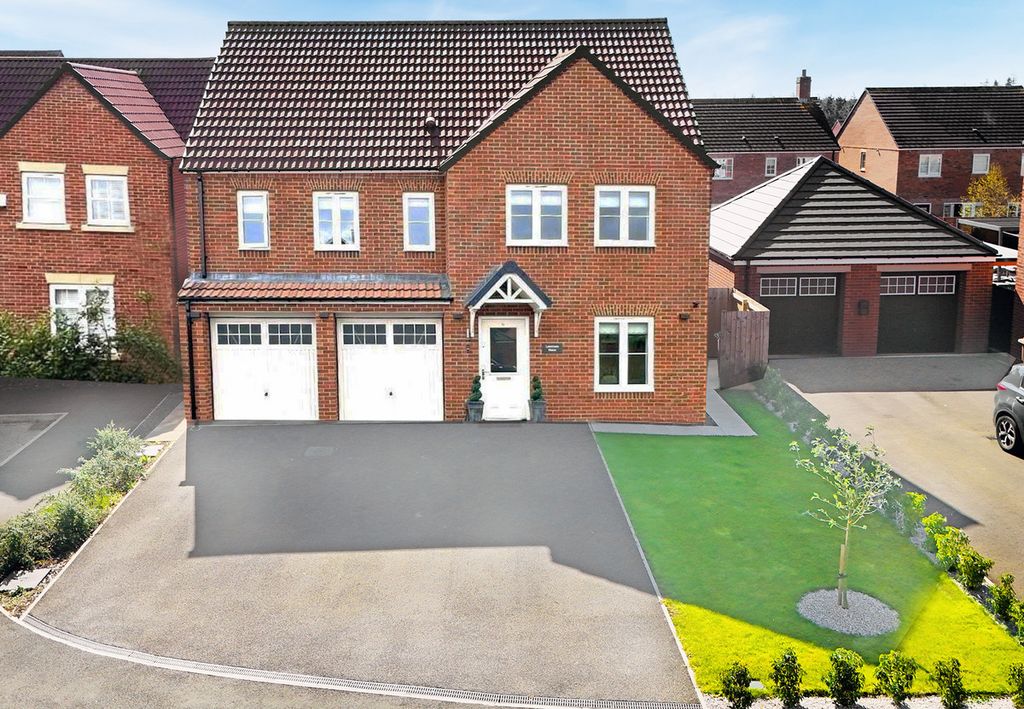 Property photo 1 of 38