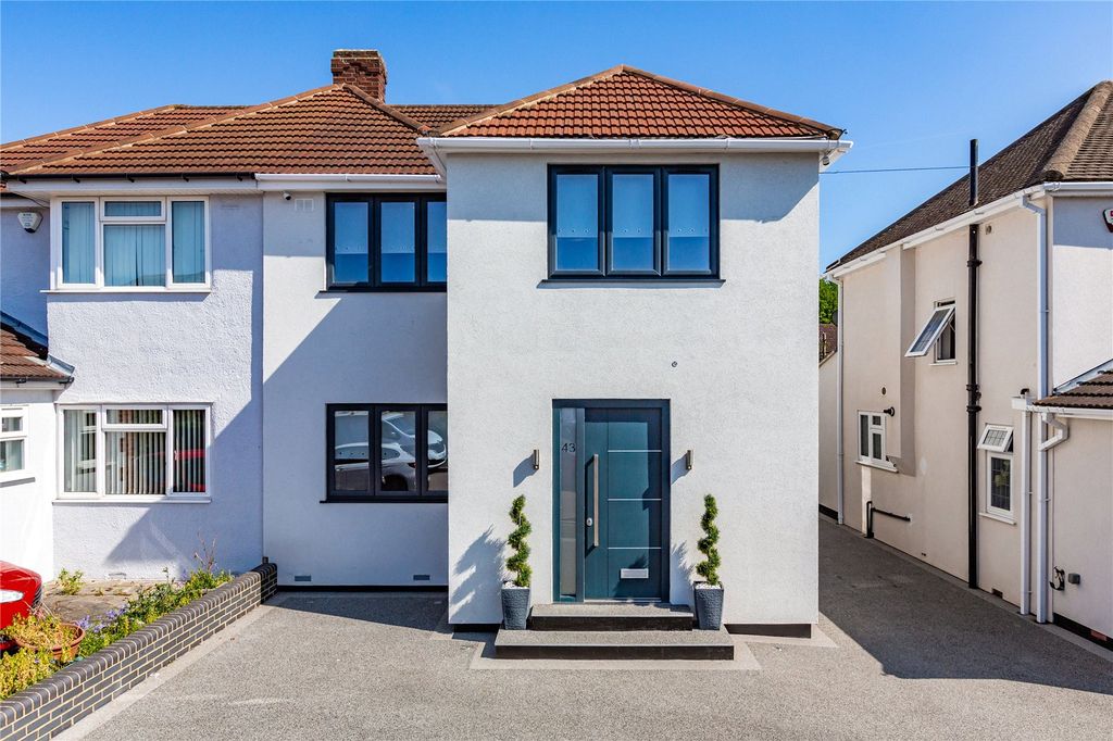 Property photo 1 of 15 Front