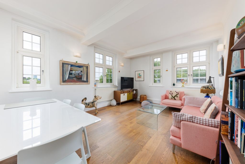 Property photo 3 of 14 Photo 6